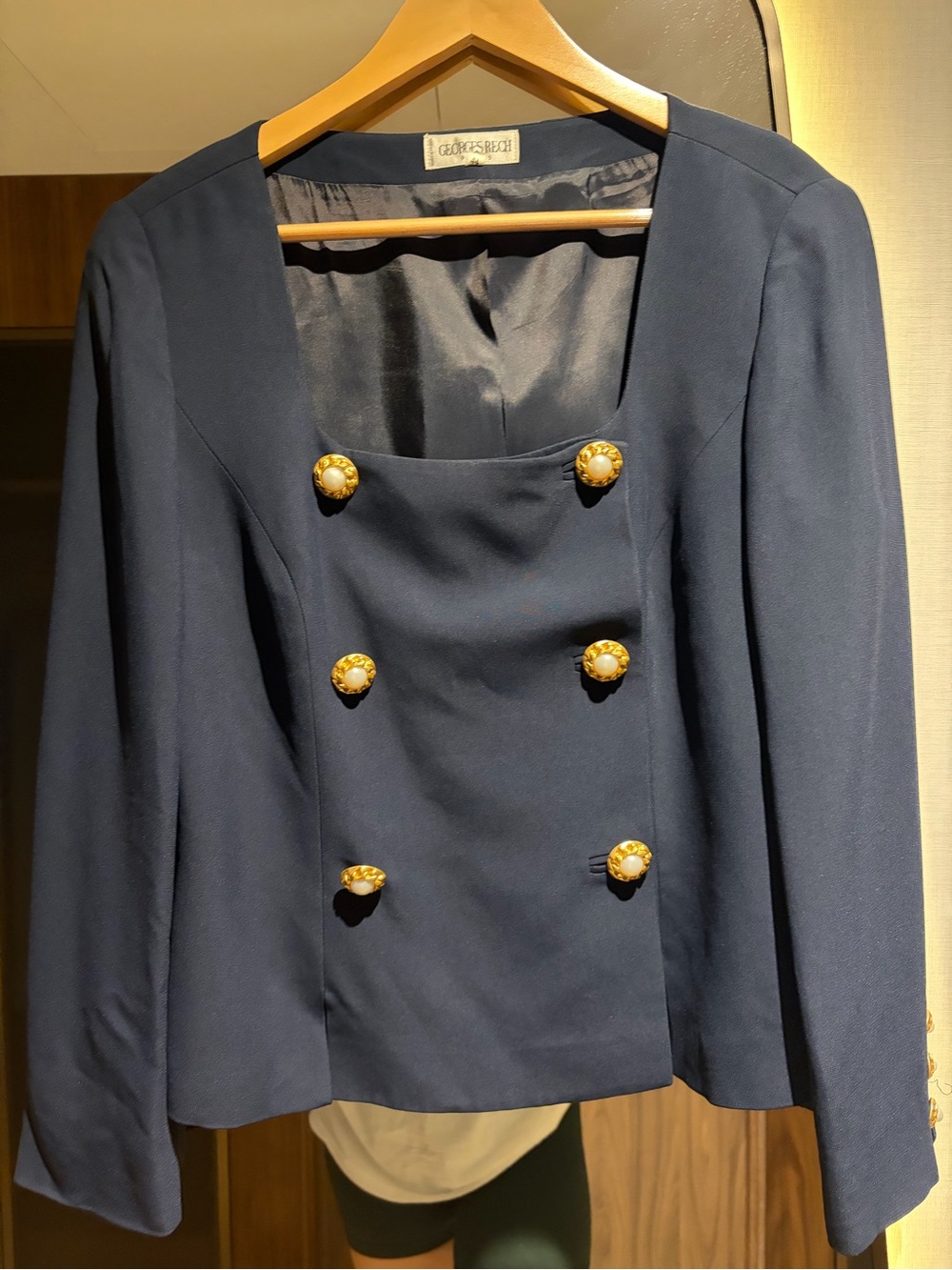 💙🇫🇷Chic Parisian Navy Double-Breasted Pearl & Gold Button Blazer🇫🇷❤️
